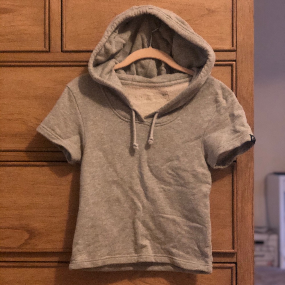 Alphalete cropped short sleeve hoodie